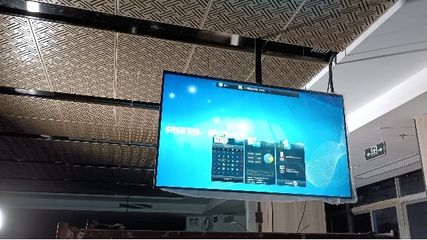 解析：雙面廣告機(jī)能不能增加觸摸功能？有什么優(yōu)勢？